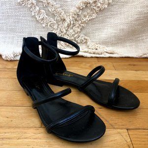 Lulu's Quin strappy black flat sandals - Women's 8